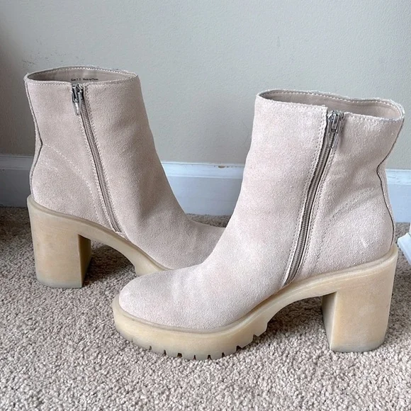 Dolce Vita Tan Suede Gum Sole Heeled Ankle Boots - Picture 3 of 9